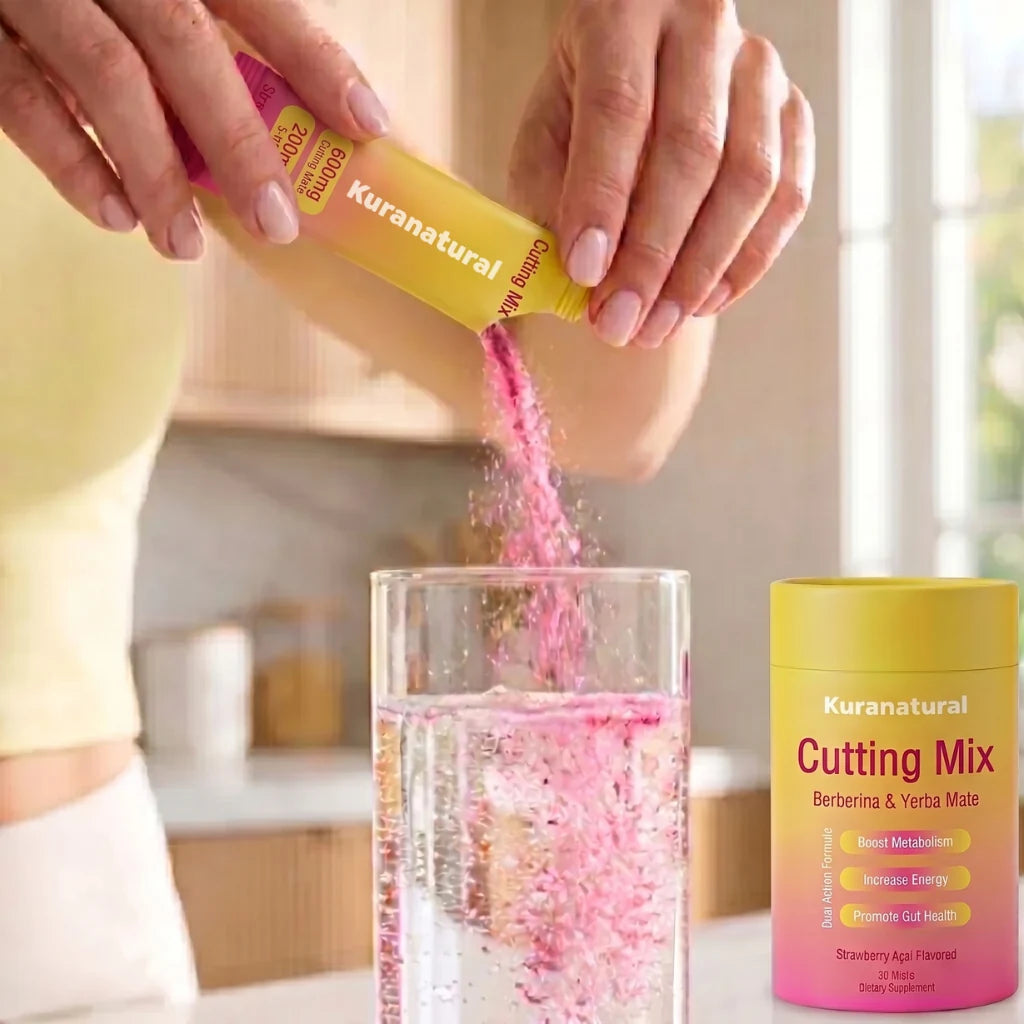 Un sobre de Cutting Mix mezclándose con agua